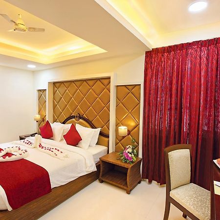 Joyees Residency Hotel กัตตะยัม ภายนอก รูปภาพ
