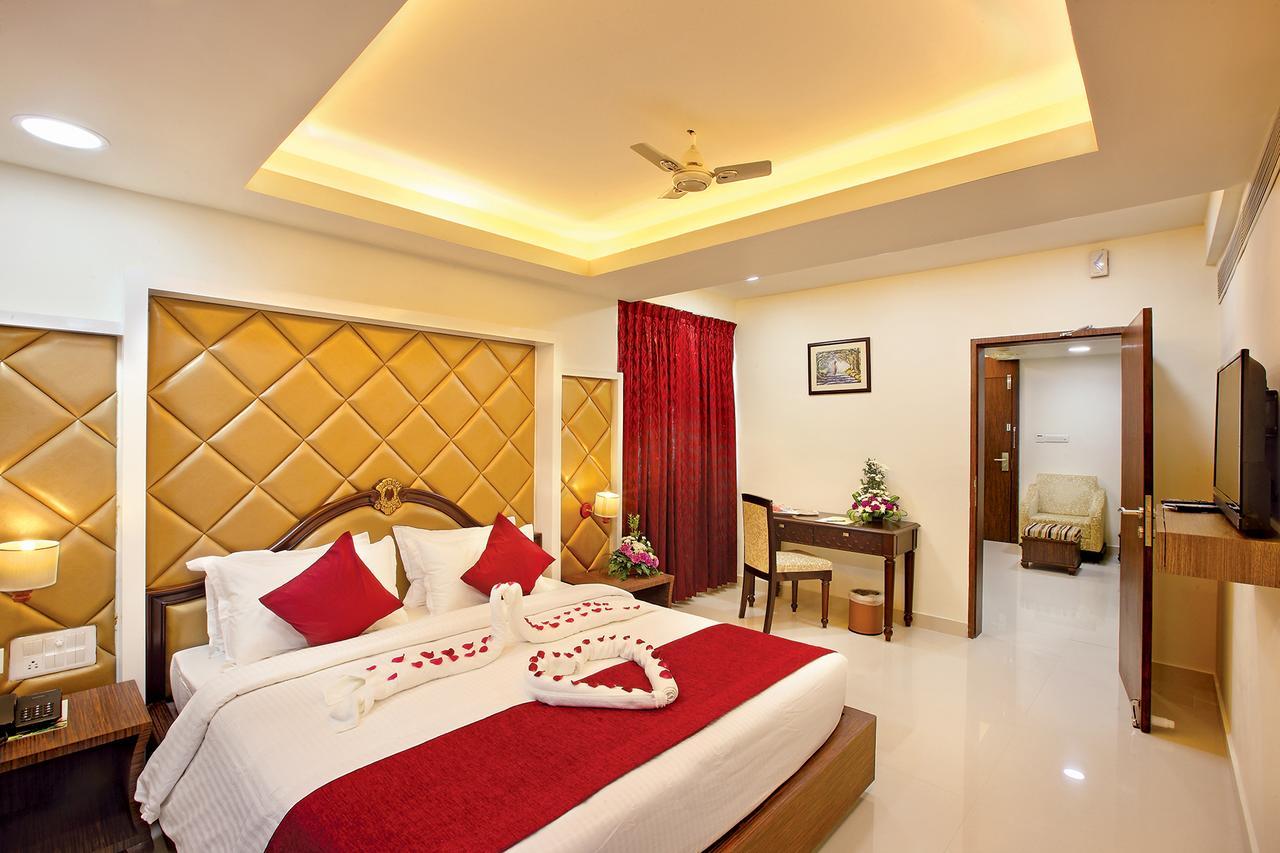 Joyees Residency Hotel กัตตะยัม ภายนอก รูปภาพ