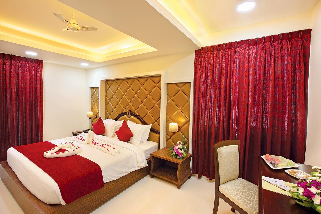 Joyees Residency Hotel กัตตะยัม ภายนอก รูปภาพ