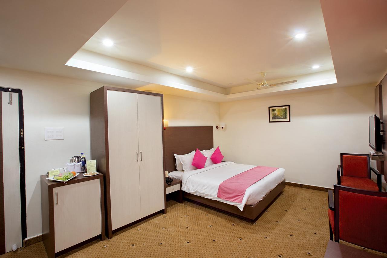 Joyees Residency Hotel กัตตะยัม ภายนอก รูปภาพ