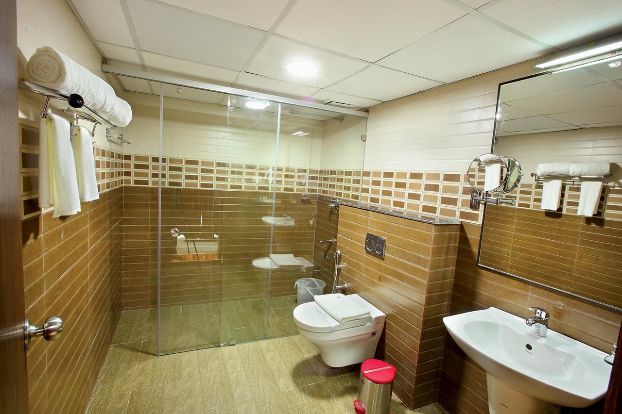 Joyees Residency Hotel กัตตะยัม ภายนอก รูปภาพ